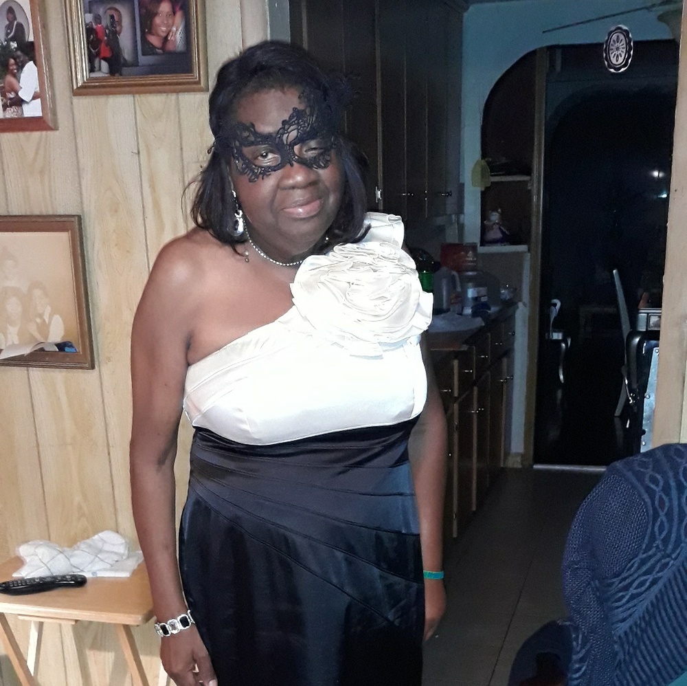 Meet your Posher, Naomi